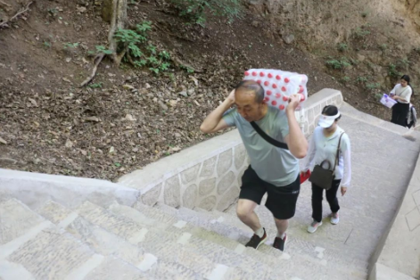 助力文旅市场 展示产投风采——乐鱼在线平台-乐鱼在线官网
组织开展员工登山比赛活动(图6)